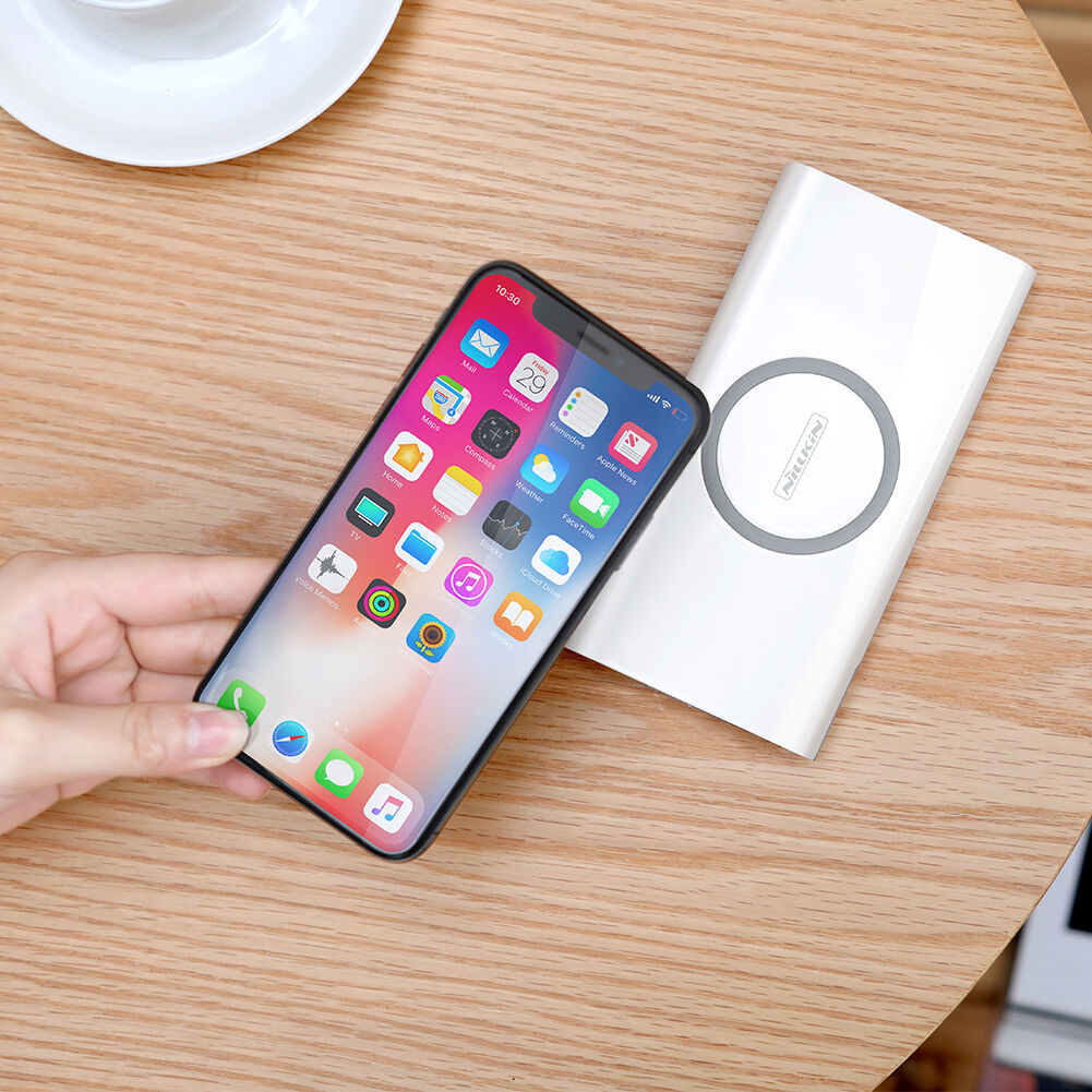 NILLKIN power bank / külső akkumulátor 10000mAh vezeték nélküli töltővel - fehér