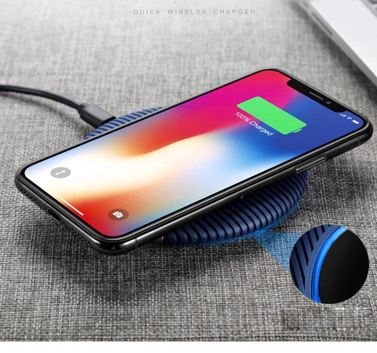 Vezeték nélküli QI töltő csúszásgátló felülettel Apple iPhone - kék / ezüst