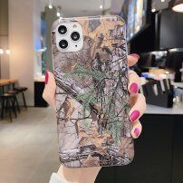 Tok puha műanyagból terepmintával - iPhone 11 - lehullott levelek