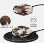 Burga mintás tok karabinerrel AirPods 4 / 5 - Celestial