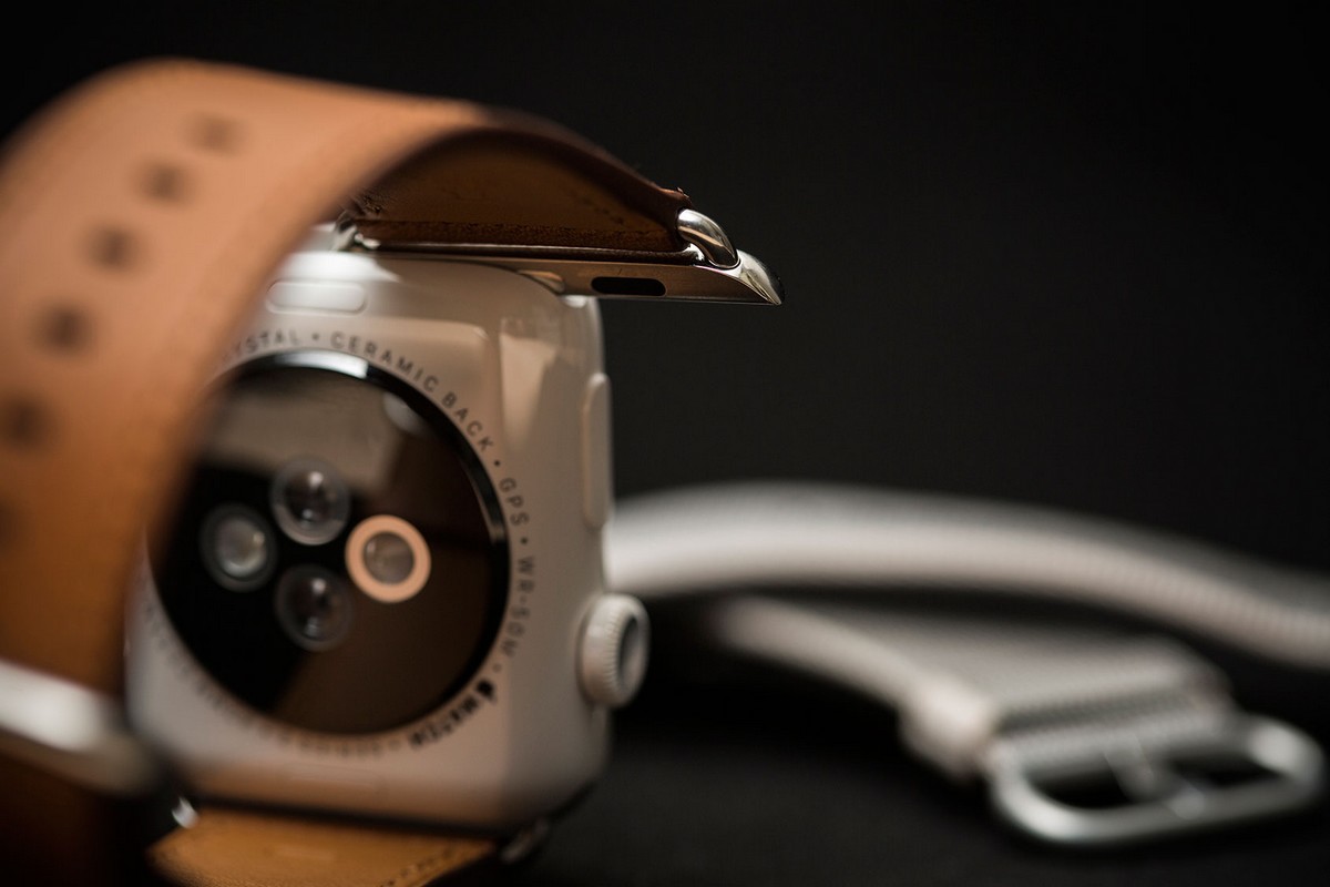 Egyszerűen cserélheted az Apple Watch szíjat és csatot